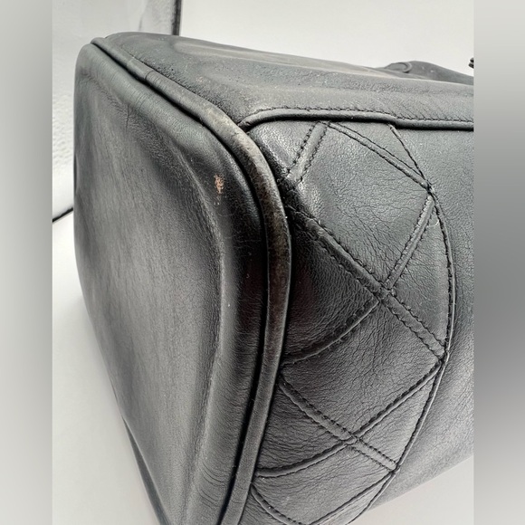 CHANEL Bicolore CC Logo Lambskin Cosmetics Vanity Bag. - Picture 10 of 13